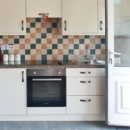 Dart Haven - Cheerful Holiday Bungalow In Galmpton 외부 사진
