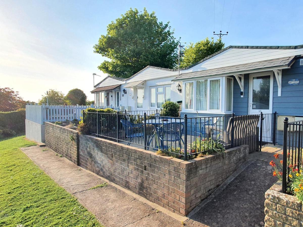 Dart Haven - Cheerful Holiday Bungalow In Galmpton 외부 사진