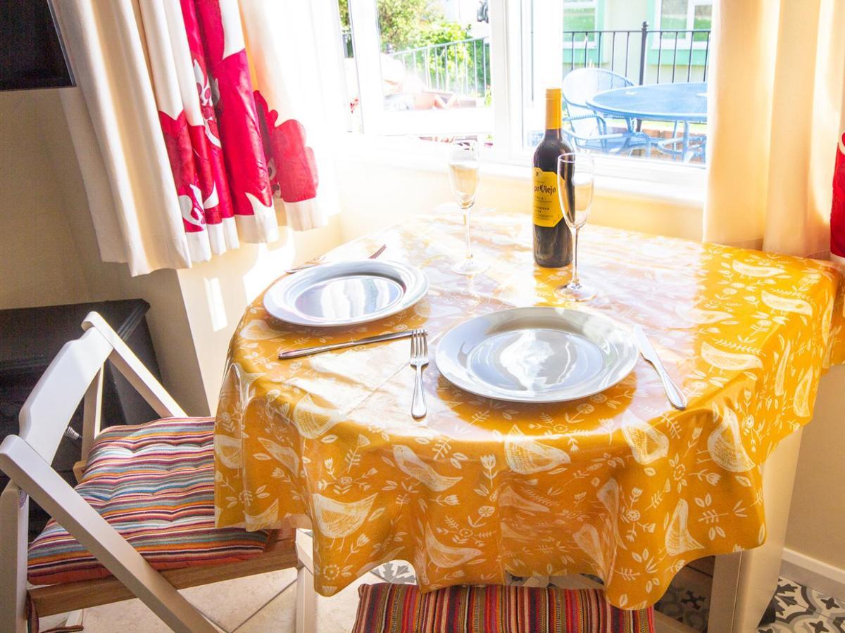 Dart Haven - Cheerful Holiday Bungalow In Galmpton 외부 사진